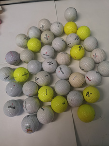 Мячи для гольфа.