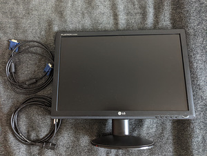 LG FLATRON W1934S, 19'', 1440x900, VGA (2 foto / 4)