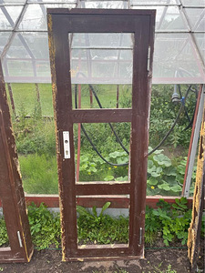2 tumepruun täispuit uks koos lengiga: 187 x 67 x 12cm (1 foto / 10)