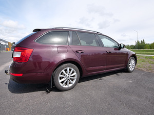 Škoda Octavia Combi 1,6TDI 77kw 7DSG (3 foto / 15)