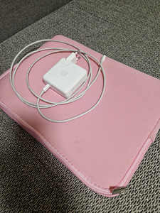 Macbook Pro mid 2017 i5 128GB SSD (4 foto / 10)
