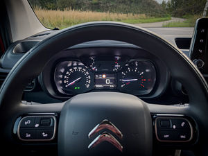 Citroen Berlingo 2019 (7 foto / 14)