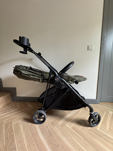 Коляска Cybex Melio Street Olive Green с держателем для стак (3 фото из 8)