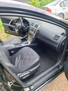 Toyota Avensis 2013 (8 foto / 10)