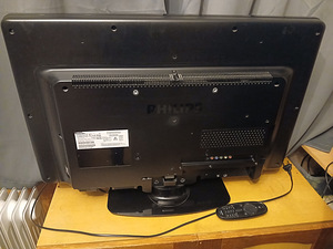 PHILIPS Телевизор 32" (2 фото из 6)