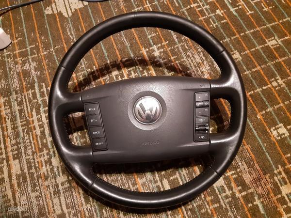 VW Touaregi rool airbagiga (foto #1)