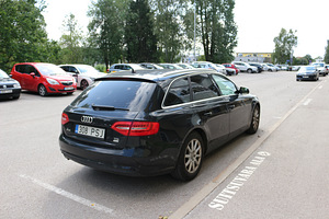 Audi A4 2.0 100kw 2015 (6 foto / 10)