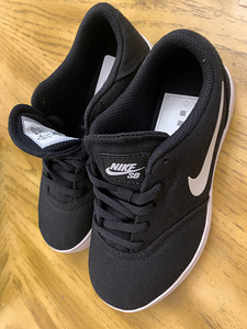 UUED laste Nike tennised (7 foto / 7)