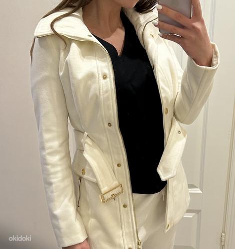 Белое пальто Guess XS (фото #1)