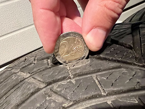 Yokohama Bluearth ламели 225/55 R19 (5 фото из 6)