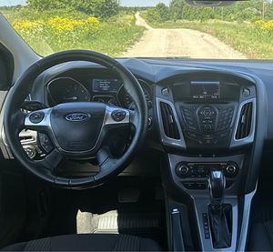 ПРОДАЕТСЯ FORD FOCUS, 2013 (5 фото из 10)