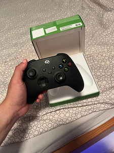 Pult Microsoft Xbox Series S/X (2 foto / 4)