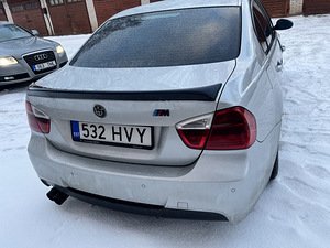 BMW 330D 170Kw (käivitub, kuid sureb välja) (4 foto / 6)
