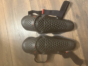 Põlvekaitsmed Alpinestars SX-1 V2 Mustad Punased - L/XL (1 foto / 2)