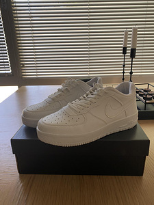 Nike Air Force 1 (1 фото из 2)