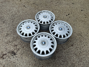 BMW 525iX E34 veljed (4 фото из 6)