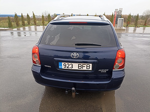 Toyota avensis (5 foto / 9)