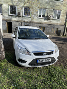 Прокат автомобилей (5 фото из 6)