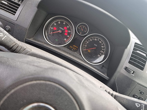 Opel zafira (6 foto / 6)