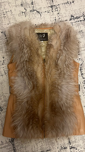 Vest nahast / Leather vest with fur