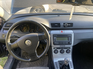 Volkswagen Passat B6 varuosad (5 foto / 10)