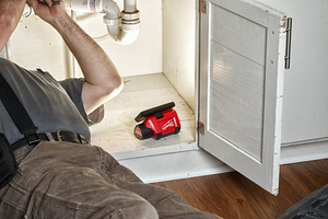 Рабочий светильник Milwaukee M12 PAL-0 - без аккумулятора и (2 фото из 2)