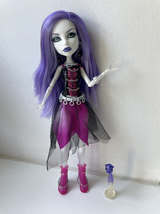 Monster high nukk Spectra Vondergeist (4 foto / 6)