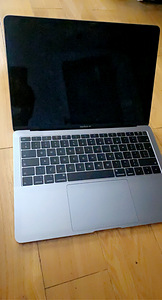 Macbook Air Retina 13" 2019 (2 foto / 5)