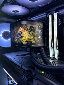 AMD Ryzen™ 7 9800X3D + ZOTAC RTX™ 5080 (3 foto / 3)