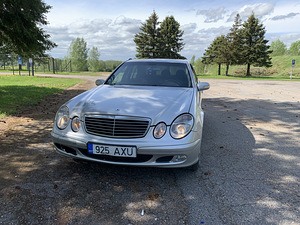 Мерседес-Бенц E220 CDI (1 фото из 7)