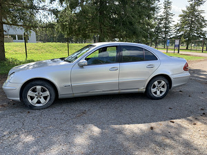 Мерседес-Бенц E220 CDI (2 фото из 7)