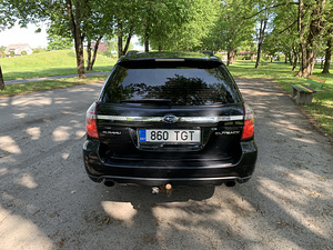 Subaru Outback 2.5 121kw 2007 (4 foto / 9)