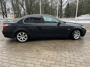 BMW E60 520i 2.2 125kw (4 foto / 8)