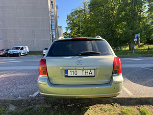 Toyota Avensis 2.0 108kw (4 foto / 14)