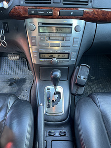 Toyota Avensis 2.0 108kw (13 foto / 14)