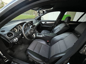 Mercedes-Benz C 300 4Matic AMG pakett 3.0 170kW (10 foto / 15)