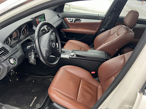 Mercedes benz C320 amg optik (7 foto / 11)