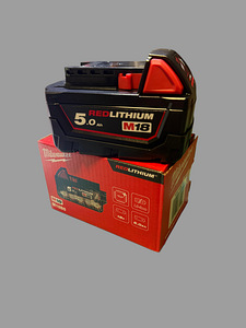 Milwaukee M18 REDLITHIUM 5.0Ah Battery – Model M18B5 (1 foto / 2)
