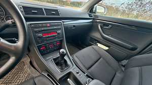 AUDI A4 B6 2.5 120kw (9 foto / 10)