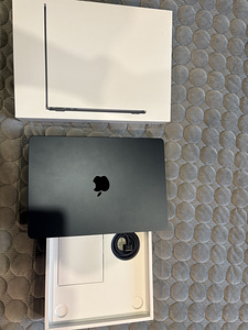 MacBook Air 13,M2 (2 foto / 3)