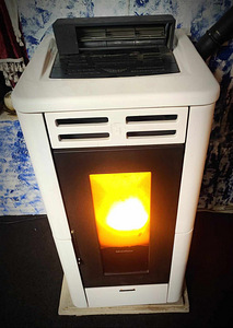 Pelletikamin Extraflame Anasatsia plus (2 foto / 3)