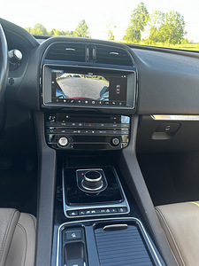Jaguar F-Pace 3.0D AWD 221 kW Automaat • 2017 (11 foto / 12)