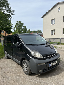 Opel Vivaro 2.5 (3 foto / 4)