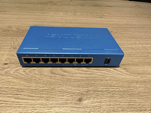 TRENDnet 8-pordine PoE switch (1 foto / 2)