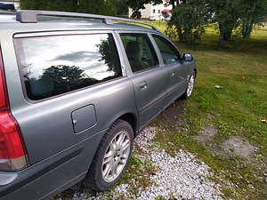 Продам автомобиль (4 фото из 13)