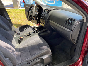 Volkswagen Jetta 1.6 (8 foto / 10)