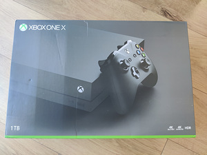Xbox One X + 2 pulti + 2 akut ja laadija (5 foto / 5)