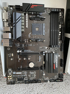 Gigabyte B450 GAMING X AM4 (4 фото из 4)
