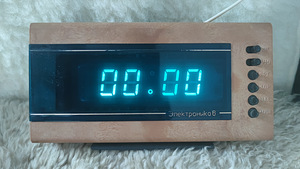 Электронные часы Электроника