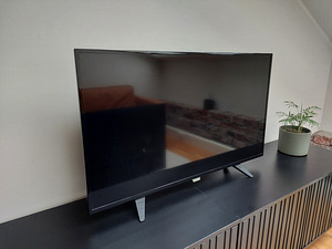 Телевизор Philips 40" (1 фото из 8)